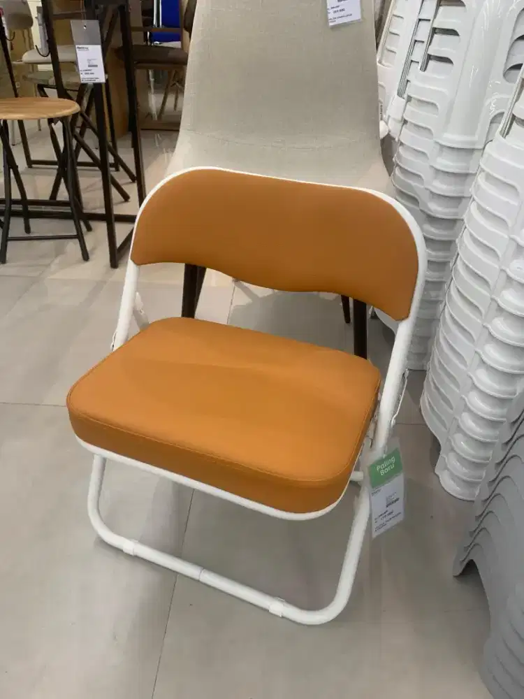 BEATRIX FOLDING CHAIR ORANGE