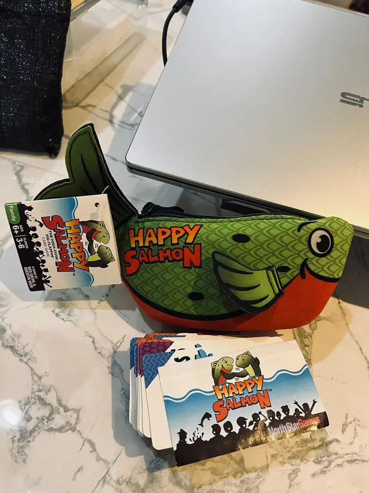 Happy Salmon – LIKE NEW – Super Fun Party Game!