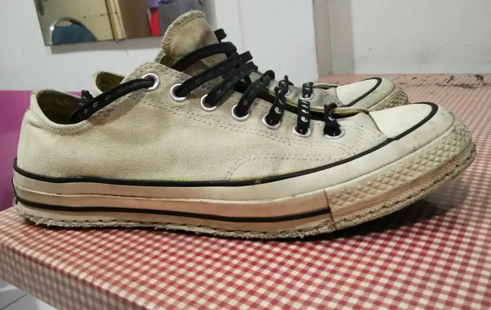 Sepatu Converse siap lebaran