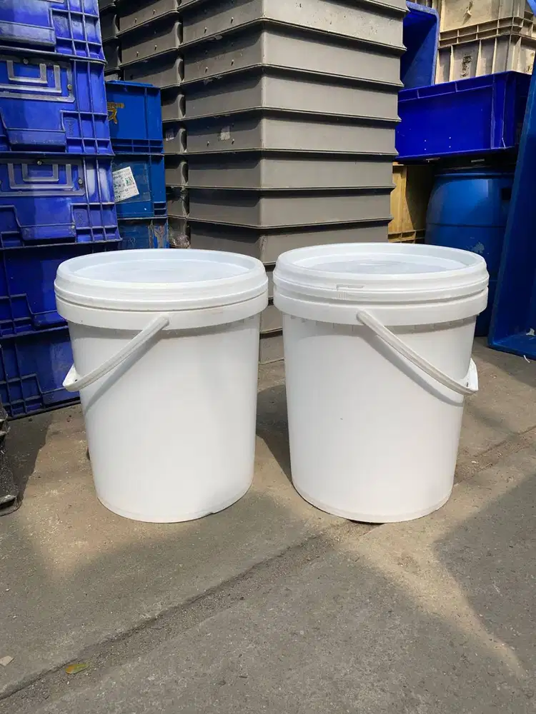 ember tempat sampah polos 20L bc