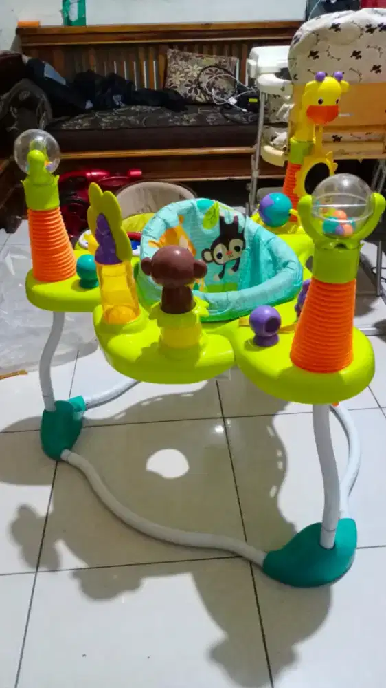 Jumperoo mainan anak