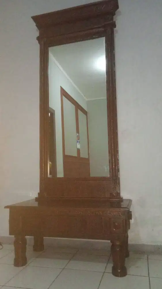 Dijual Lemari Cermin Tinggi Harga Nego