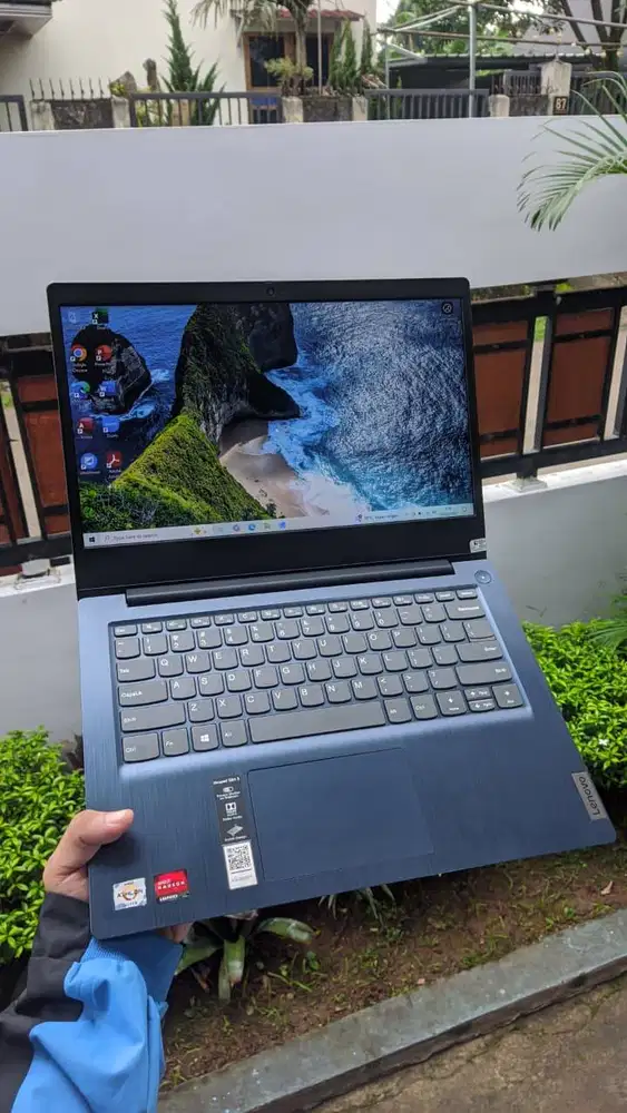 Lenovo IdeaPad Slim 3 Athlon 3050U | 8GB 256GB SSD | Ringan & Responsi