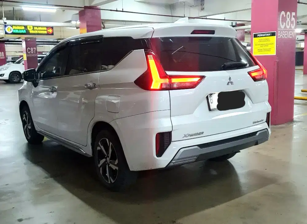 Antik km 23 rb ! Mitsubishi xpander new ultimate 2022 AT