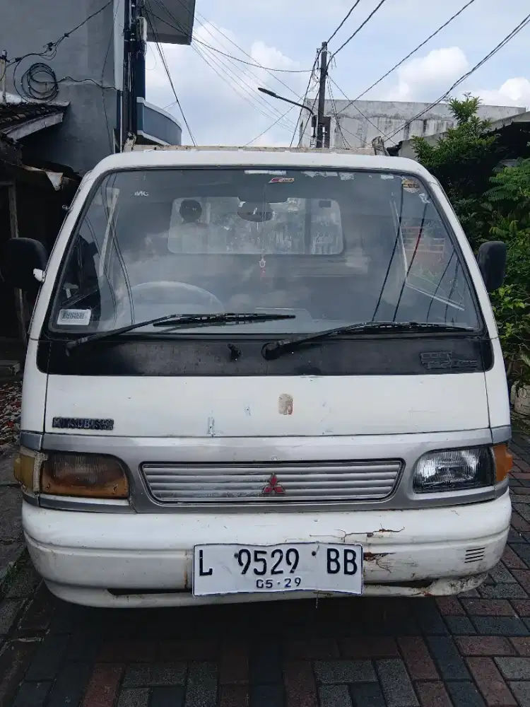 Mitsubishi Pick-Up 1997 Bensin
