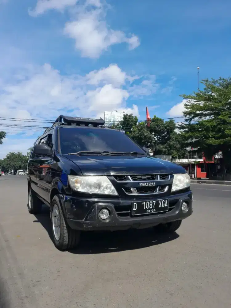 Isuzu Panther LV Manual Diesel M/T 2008 Hitam