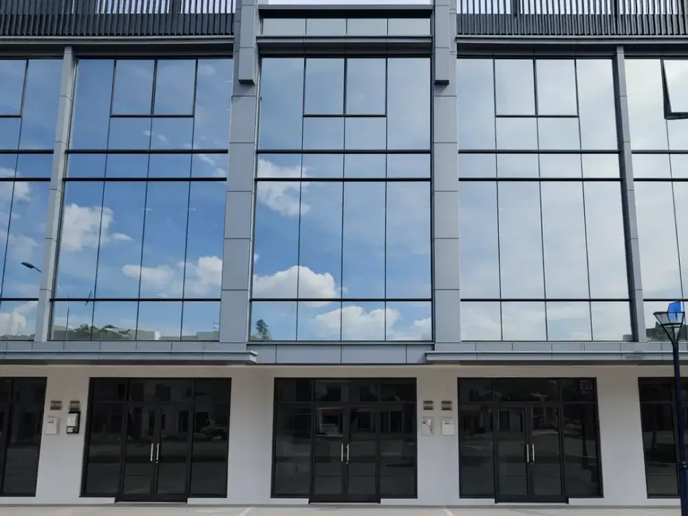 Ruko Osaka PIK 2 4,5x15 Type High Ceiling Hadap Jalan Raya Kawasan Ramai