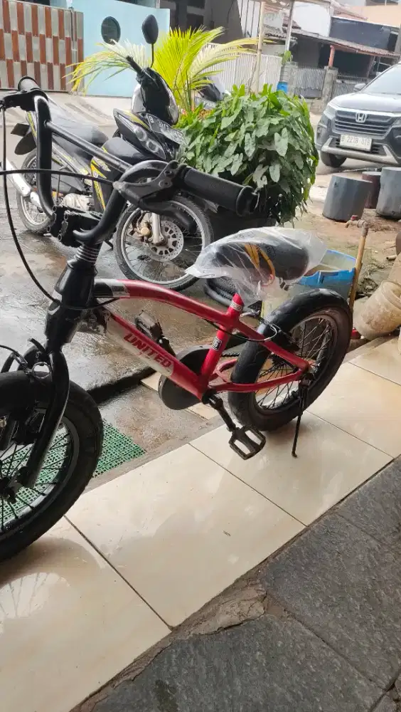 Sepeda anak merk Uneted r 16 ban jumbo siap gowes semua normal 300rb