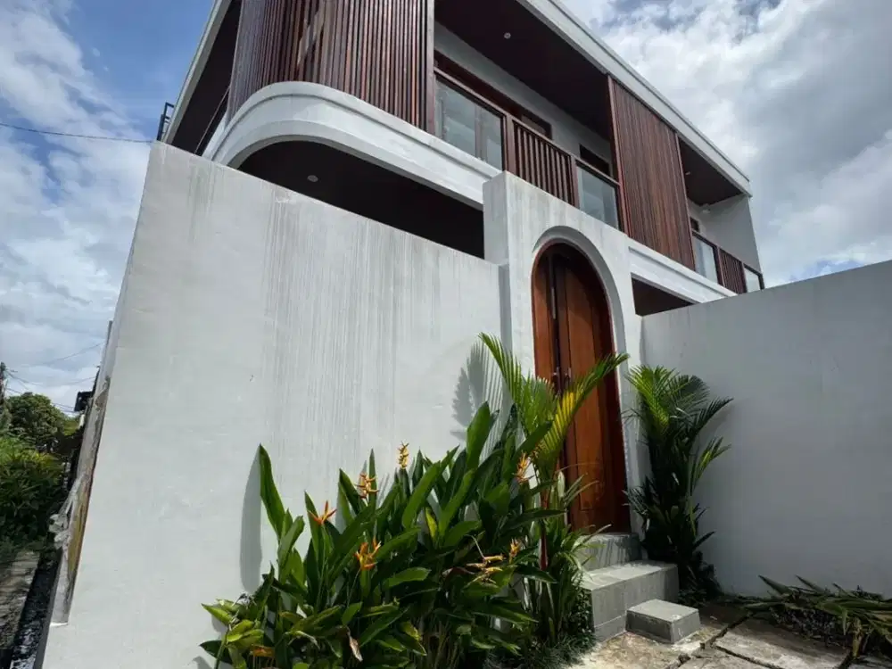 Dijual Villa Mewah Dekat Pantai di Canggu