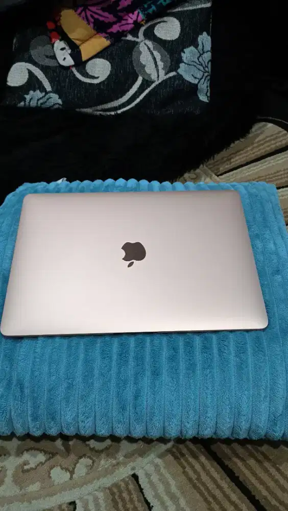 Di jual cepat Mac Air Pink colour