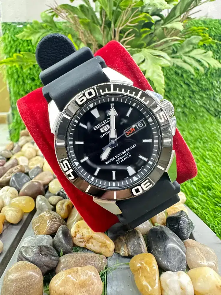 Seiko 5 sports Day Date Original