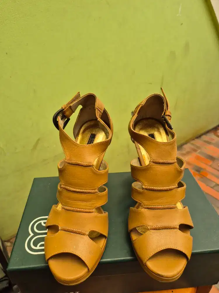 Sepatu Andre Valentino