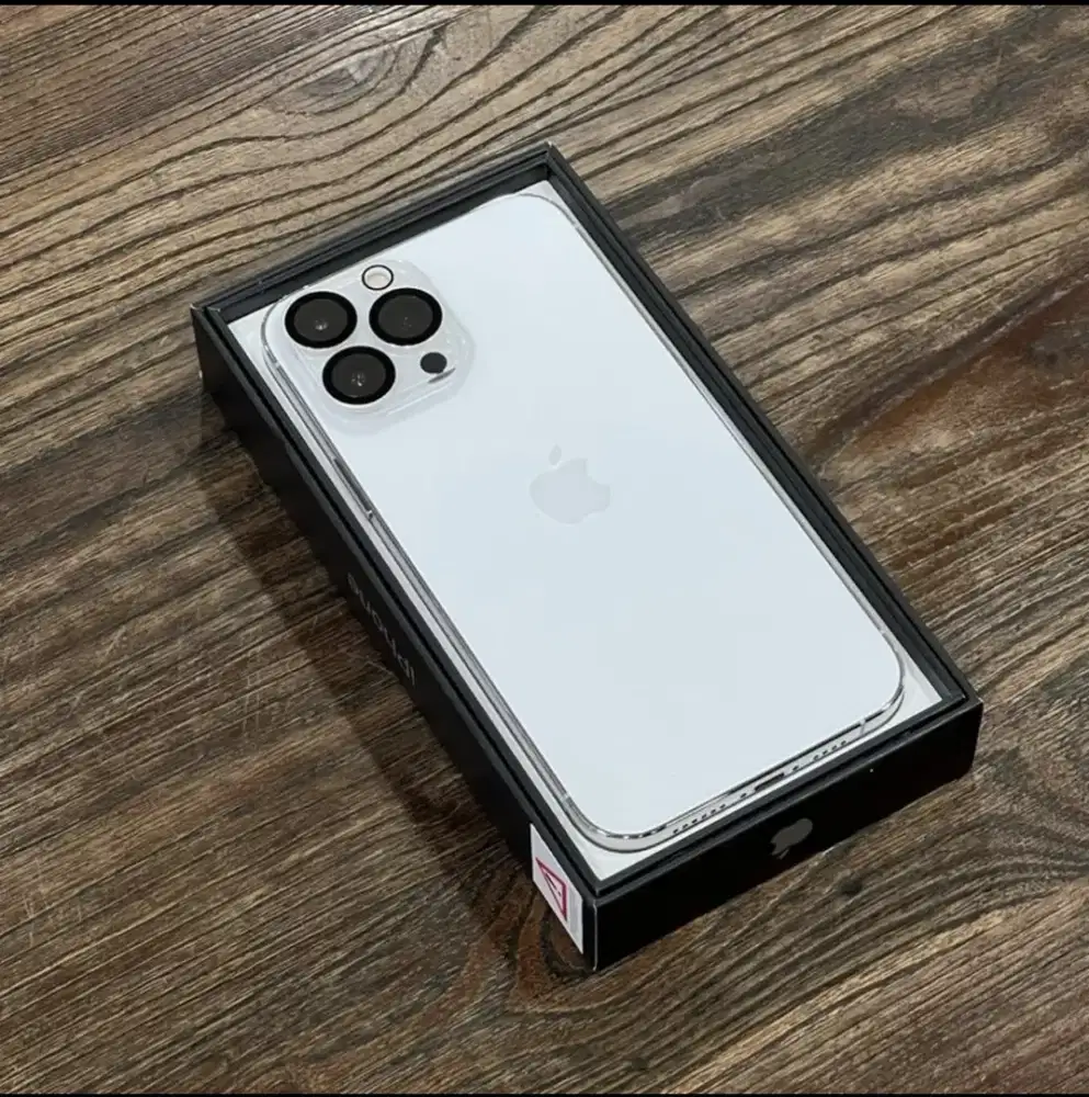 Iphone 13 Pro Max 256GB Silver Ex Garansi Resmi IBOX,bisa Tukar Tambah