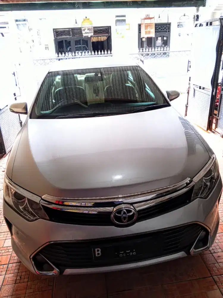 Toyota Camry 2.5 V 2015 Silver Bensin