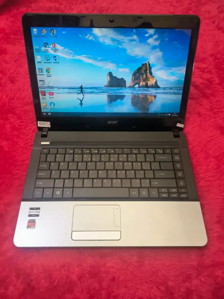 Dijual laptop acer aspire es1-421 kencang.amd e-450,ram 8 gb,hdd 320gb
