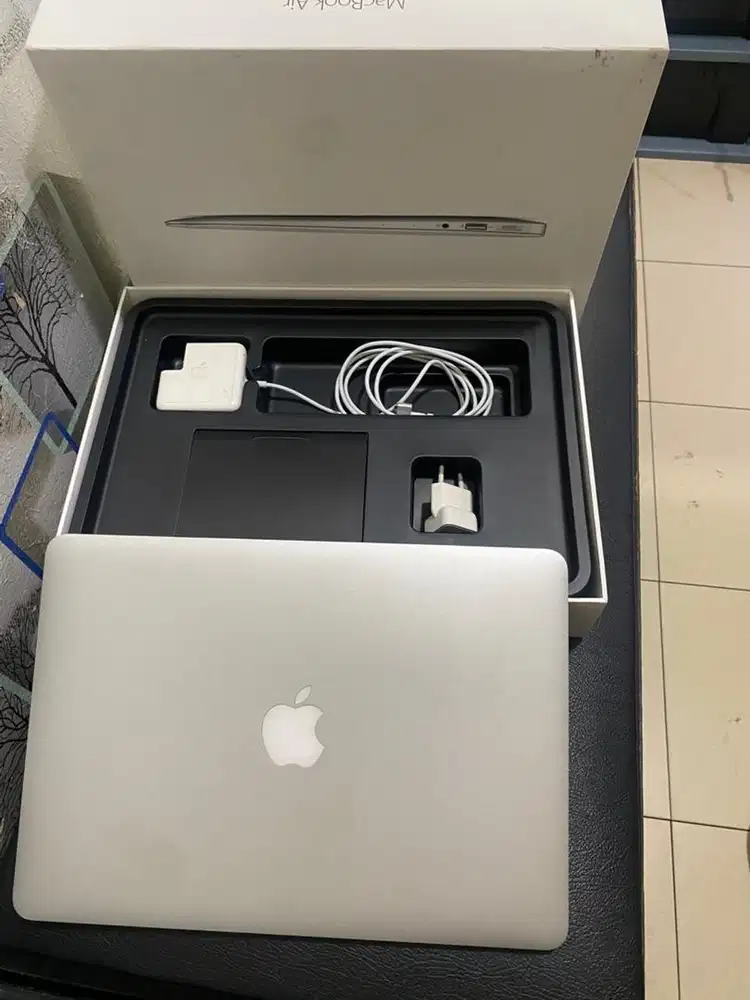 Mackbook air 13 in core i5 ex ibox