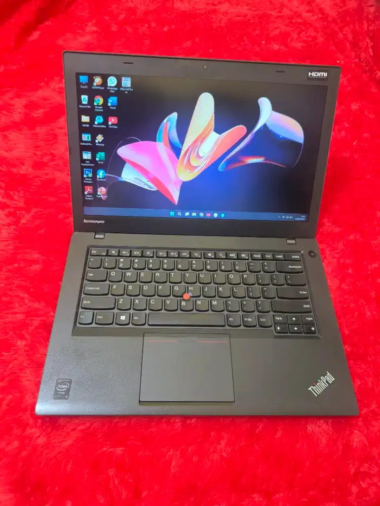 DIJUAL LAPTOP LENOVO THINKPAD T440 SLIM,SUPER KENCANG.CORE I5 GEN 4
