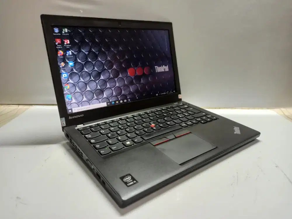 Laptop mahasiswa /pekerja.. Lenovo Thinkpad X250 i5 Gen4 /8GB /256 GB