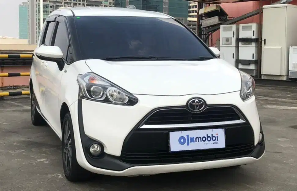 TDP 8,JT,  Toyota Sienta 1.5 V Bensin-AT Putih 2017