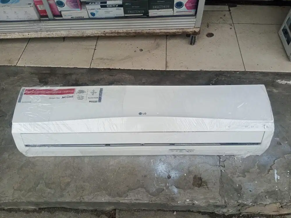 Jual AC split LG 2pk type S18NLA keadaan baru 98% (tidak ada dus)