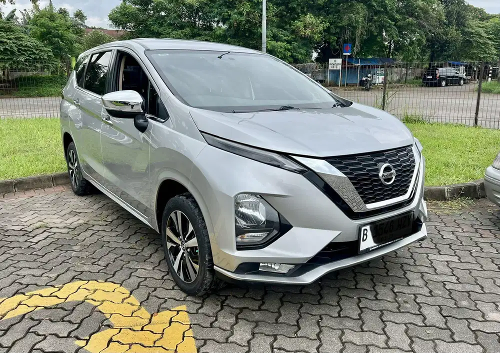 Nissan Livina VL AT 2019 Silver