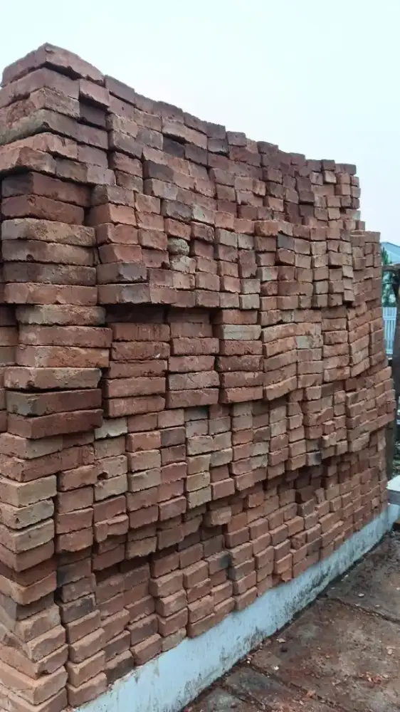 BATA MERAH JUMBO CIKARANG