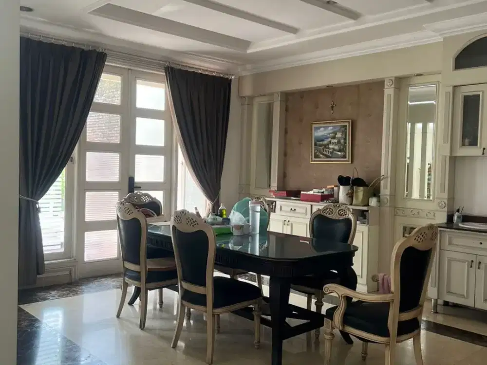 Split Level 2,5 Lantai Rumah Area Komersial Villa Taman Telaga, Citraland