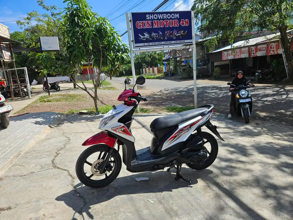 Honda beat tahun  2016