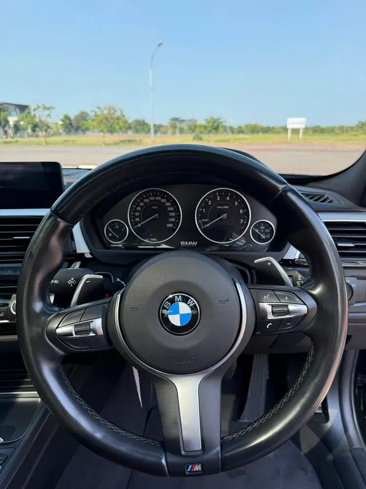 BMW 330i 2017 Bensin