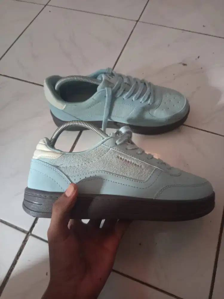 Aesrostret 42 blue sky sepatu kasual