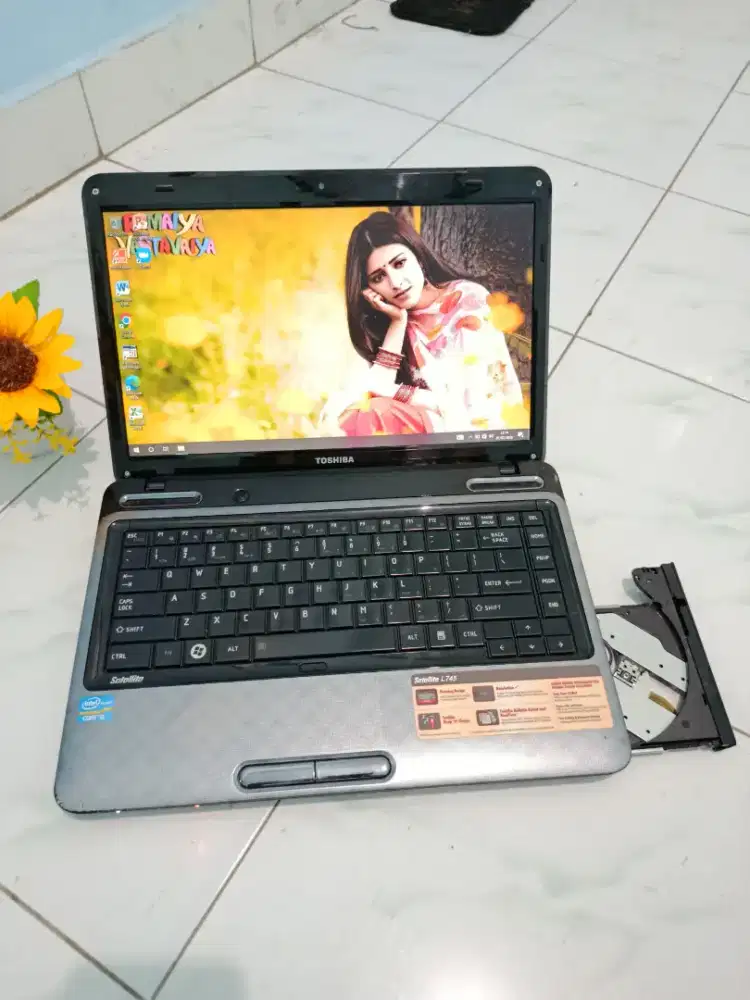 Laptop core i3 toshiba game editing mluss