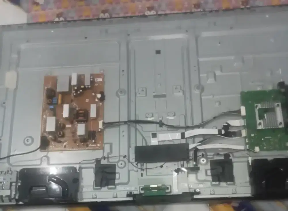 Jual TV sony KD 65 pecah layar