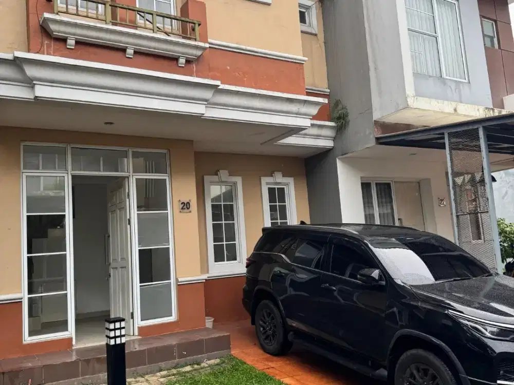 JUAL CEPAT Harga Turun dari Pasaran Rumah 2 Lantai Malibu Village Gading Serpong