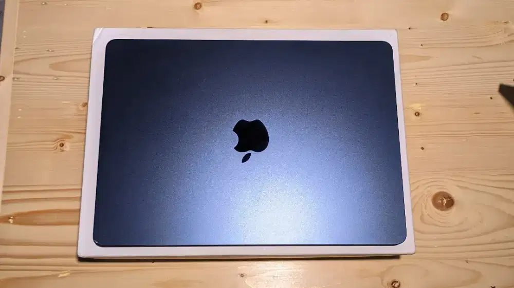 Jual Macbook Air M3 13 8/256 Ex iBox