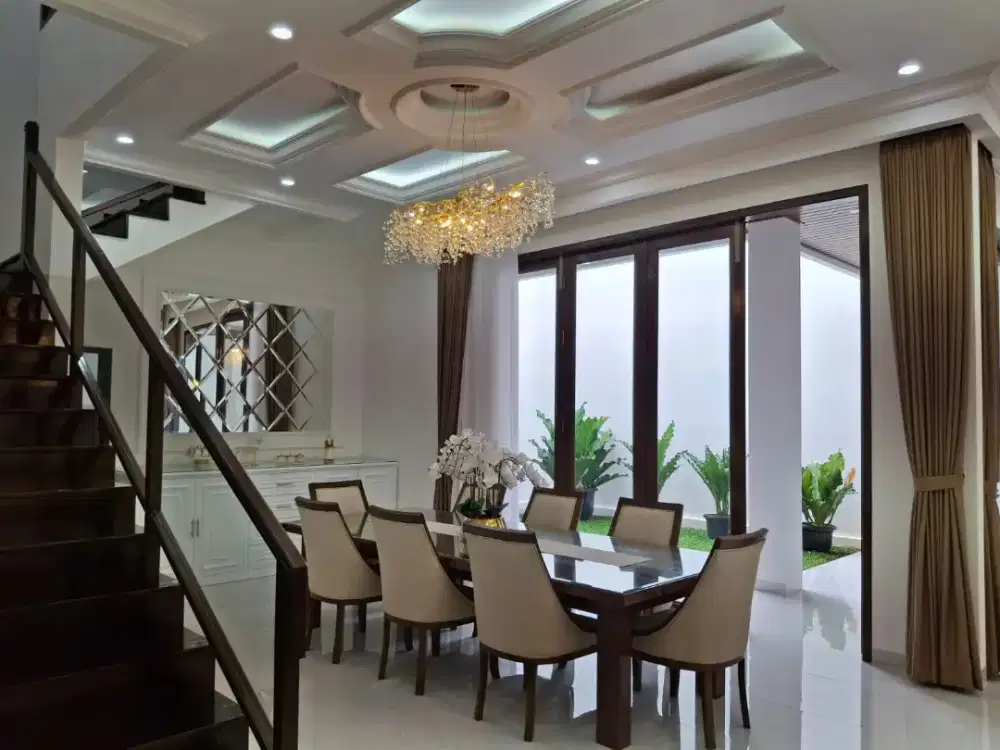 Dijual rumah mewah full furnish di boulevard citra gran(Bangunan baru)