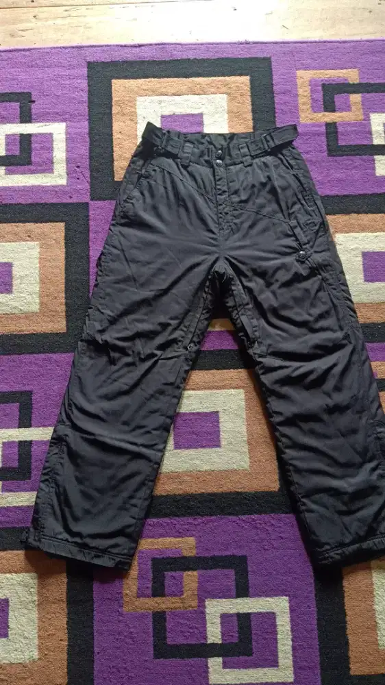 Celana snowboard fuzzo/Like new