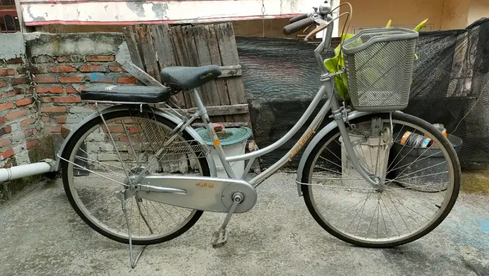 Mini perempuan UK 26