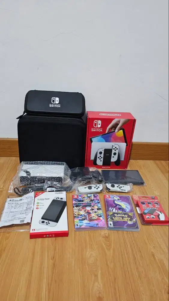 Preloved Nintendo Switch OLED OFW White FULLSET LIKE NEW NEGO