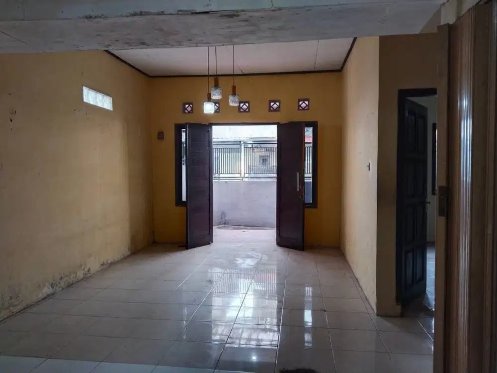 Kiaracondong Bandung Dijual Rumah StrategisDalam Gang dekat Pusat Kota