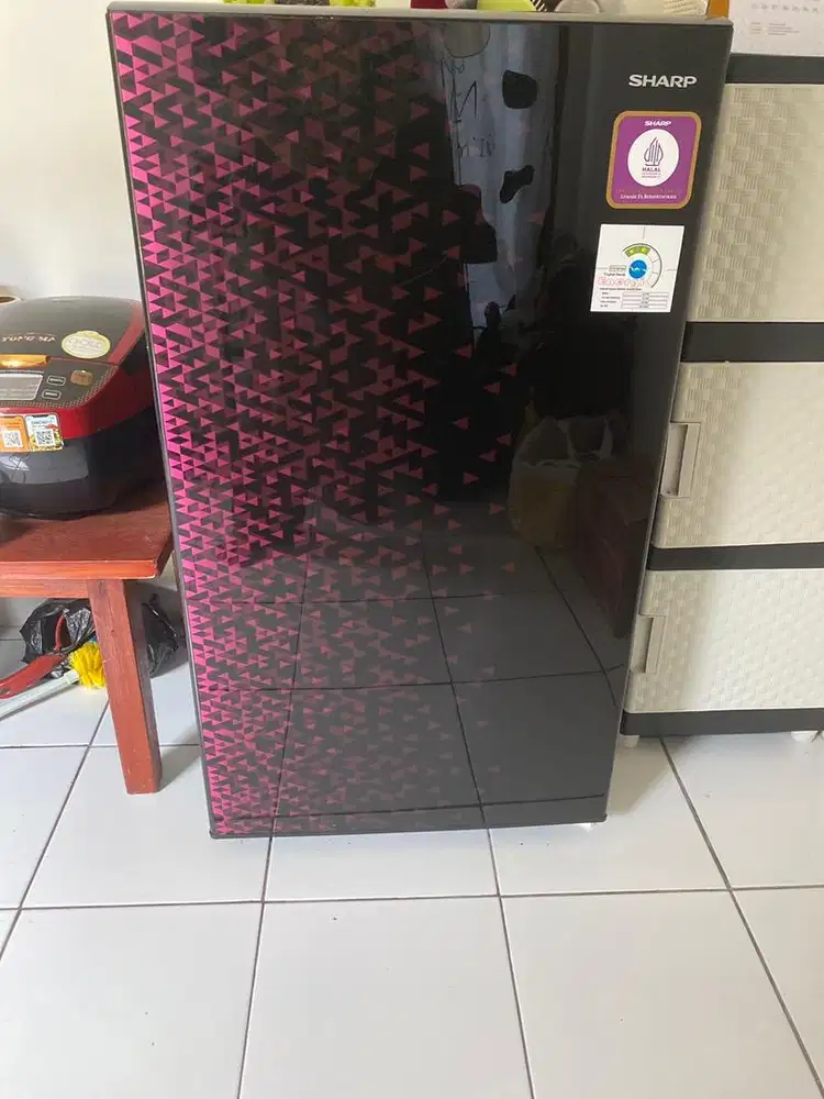 Kulkas sharp baru 10 hari tipe SJ-X165