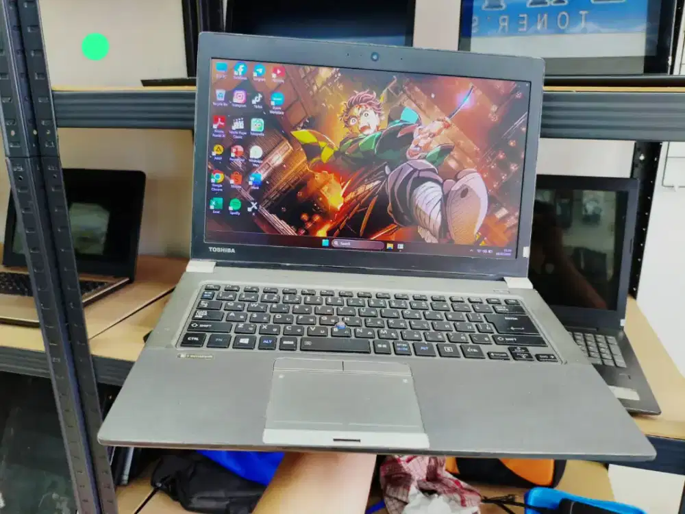 TOSHIBA DYNABOOK R64