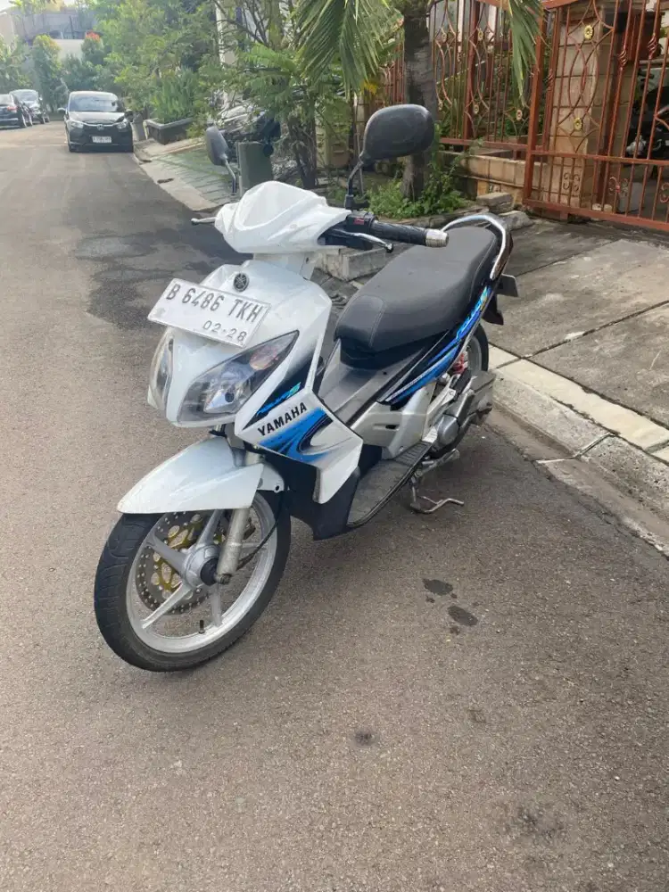 Yamaha nouvo Z putih