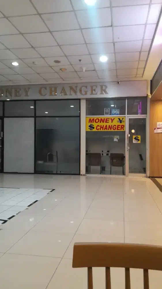 Staf finance office
