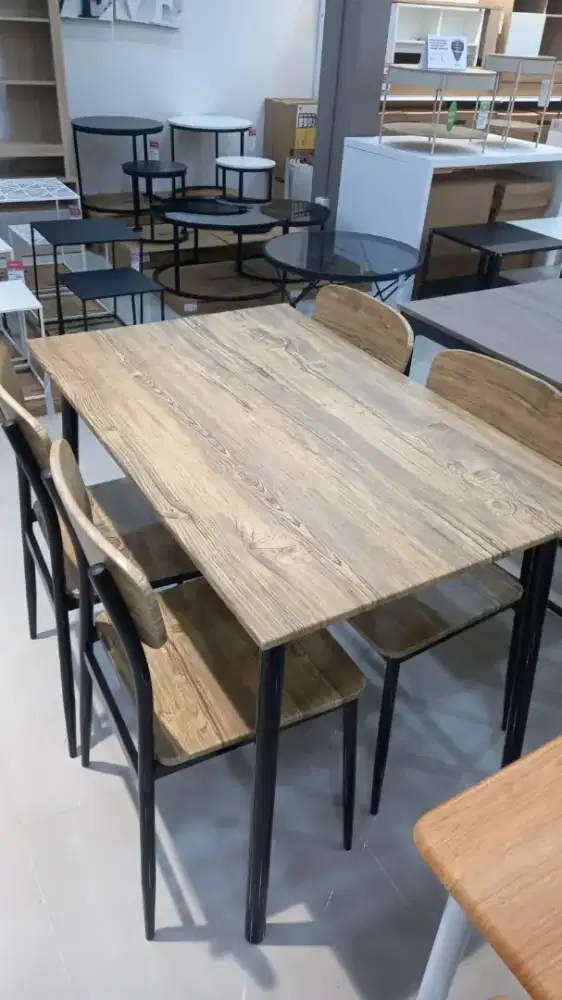 Selma Hans Set Meja Makan