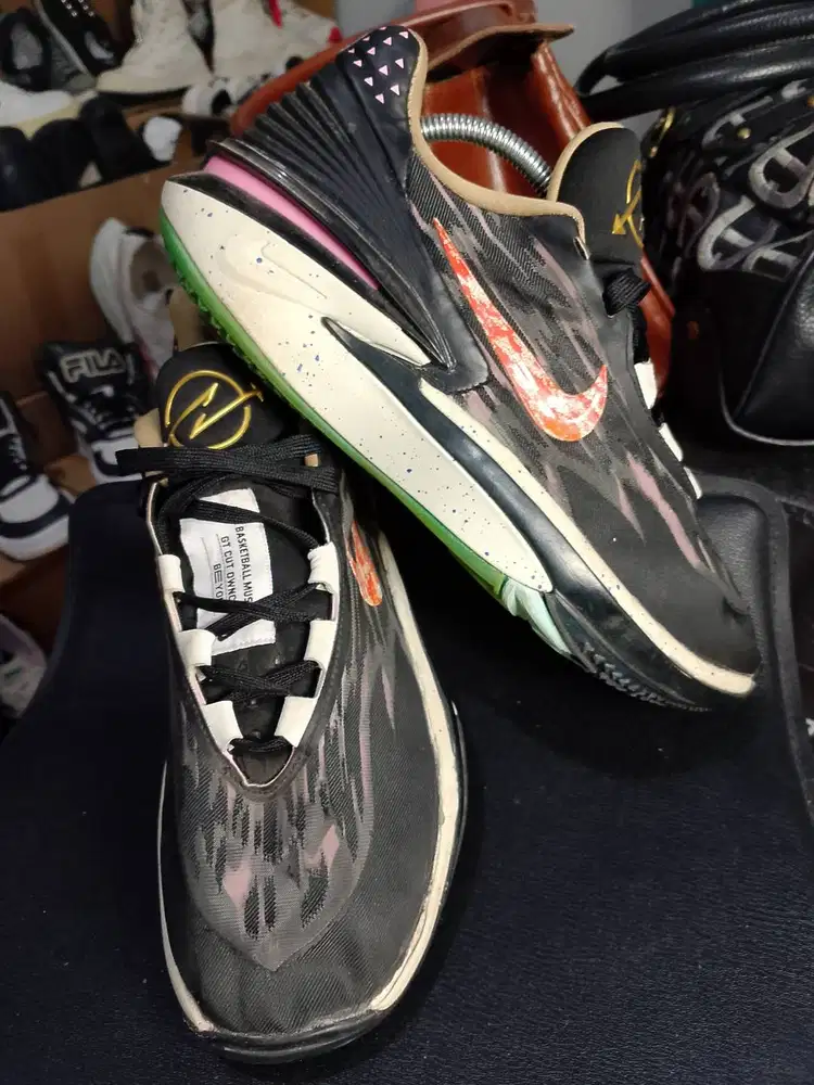 Dijual Nike GT size 43