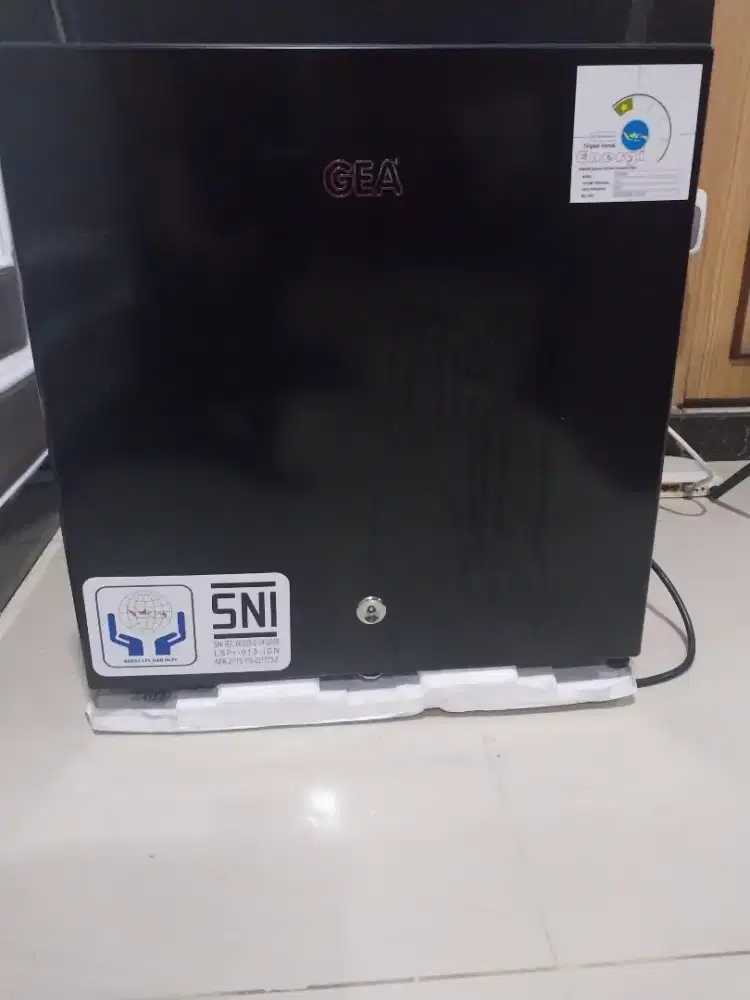 Dijual Kulkas Mini Kecil Merk GEA...