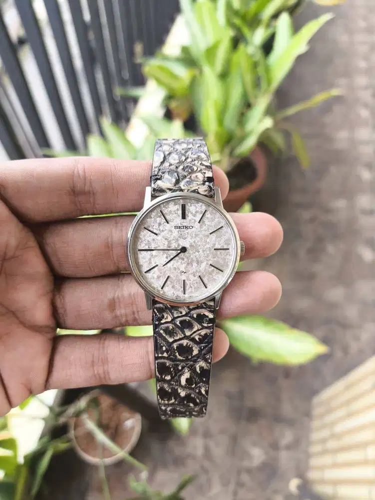 Seiko Chariot 2220-0430 Ladies / Man Manual Winding