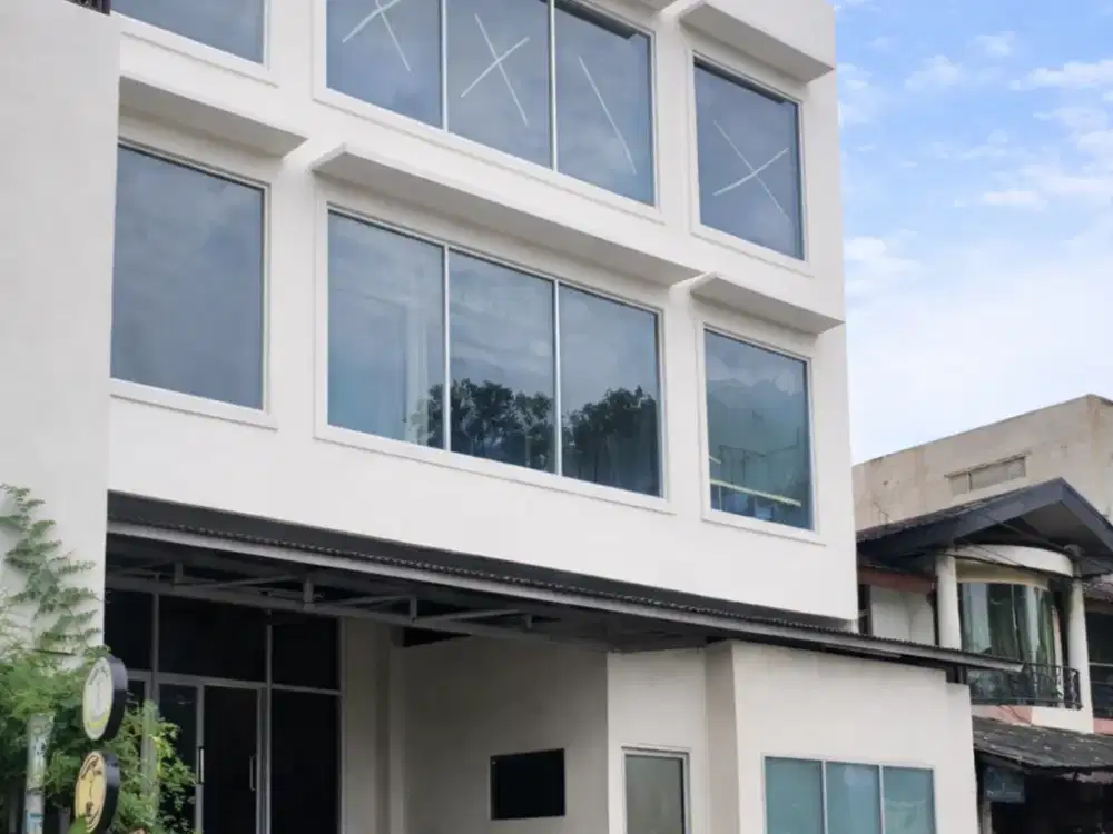 Dijual Gedung Kantor Luas 138m2 4LT Siap Pakai Strategis di Slipi Jakbar