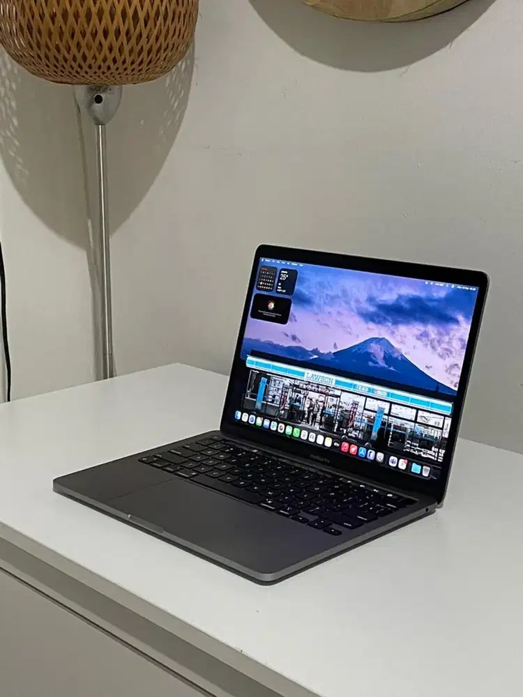 MacBook Pro 2022 M2 13 inch 8/256