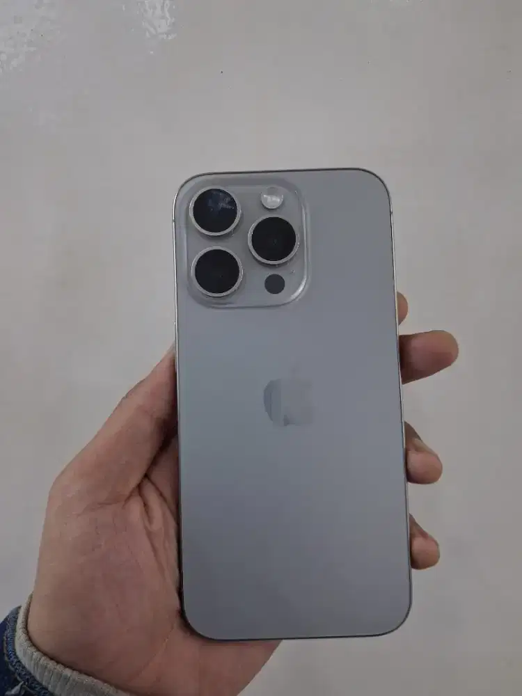 Iphone 15 Pro 246 GB Alloprator fullset